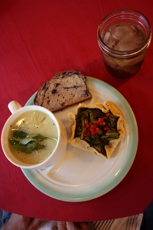 cauliflower soup, black bean and broccoli galette, olive bread, and mint iced tea